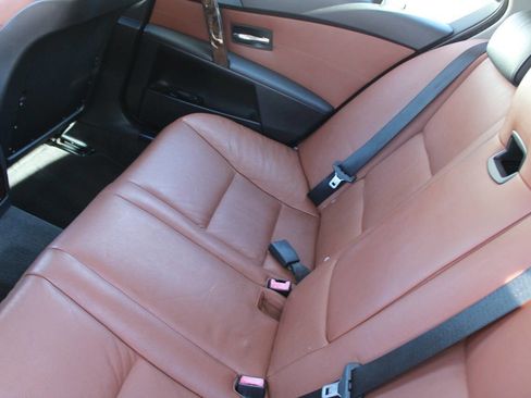 Used 2007 BMW 530xi Sedan image 32