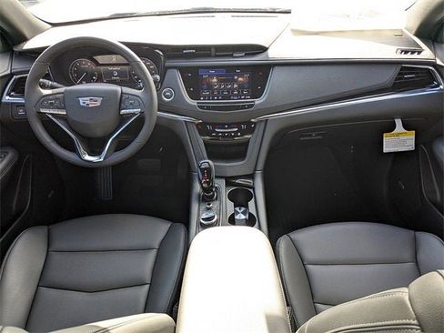 New 2025 Cadillac XT6 Luxury image 19