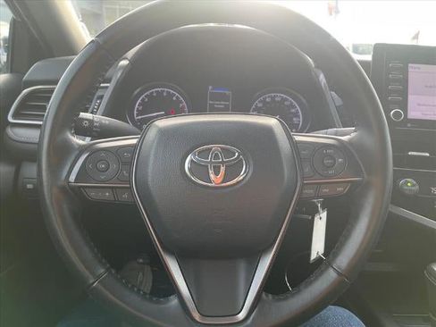 Used 2024 Toyota Camry SE image 9