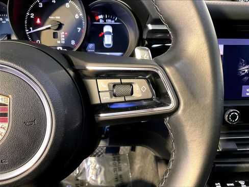 Certified 2023 Porsche Macan AWD/4WD image 28
