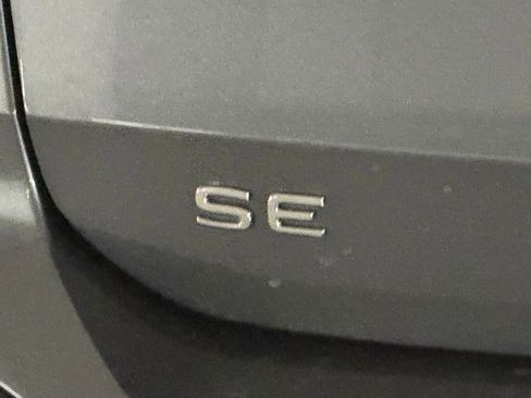 New 2025 Volkswagen Taos SE image 36