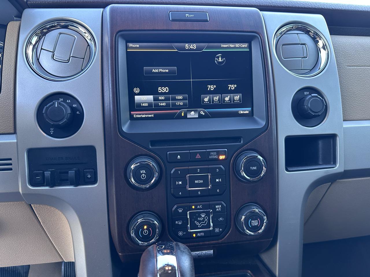 Used 2014 Ford F150 King Ranch w/ King Ranch Luxury Package AWD/4WD image 22