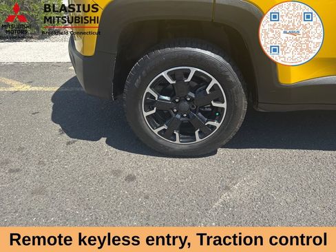 Used 2023 Jeep Renegade Latitude AWD/4WD image 7