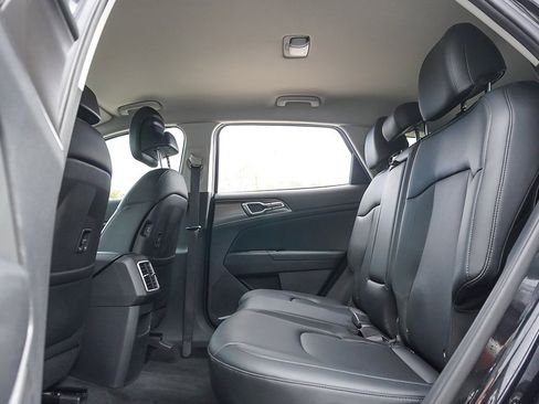 Used 2023 Kia Sportage EX image 37