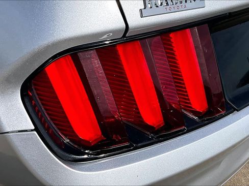 Used 2016 Ford Mustang Coupe image 25