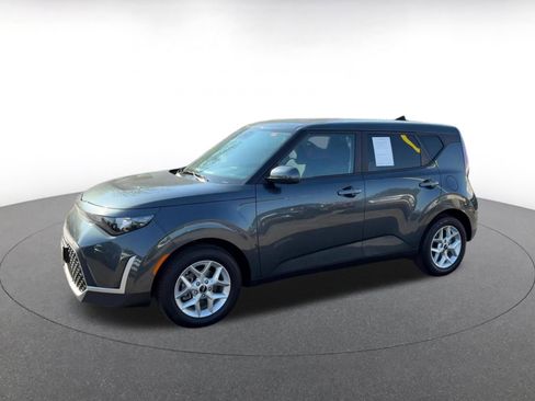 Used 2025 Kia Soul LX w/ LX Technology Package image 8
