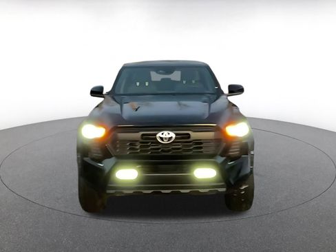 Used 2025 Toyota Tacoma SR image 3