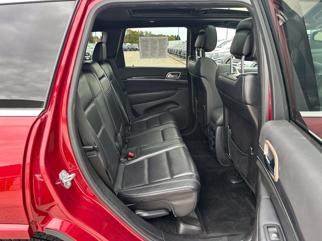 Used 2015 Jeep Grand Cherokee Overland w/ Advanced Technology Group AWD/4WD image 14