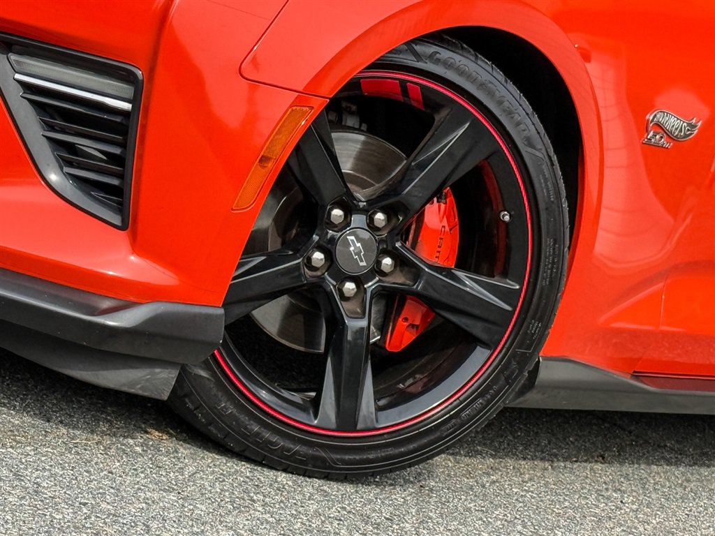 Used 2018 Chevrolet Camaro SS w/ Hot Wheels Edition RWD image 5