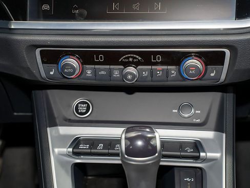 Used 2023 Audi Q3 2.0T Premium w/ Convenience Package image 25