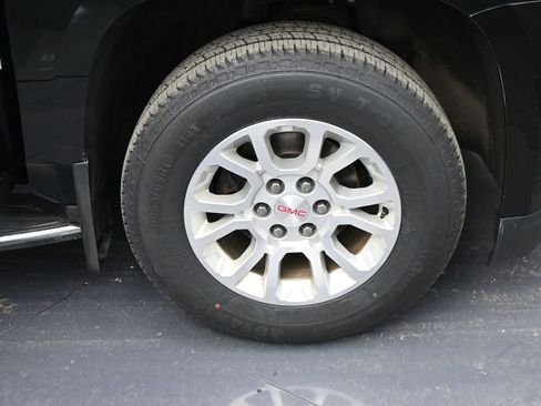 Used 2020 GMC Yukon SLE image 35