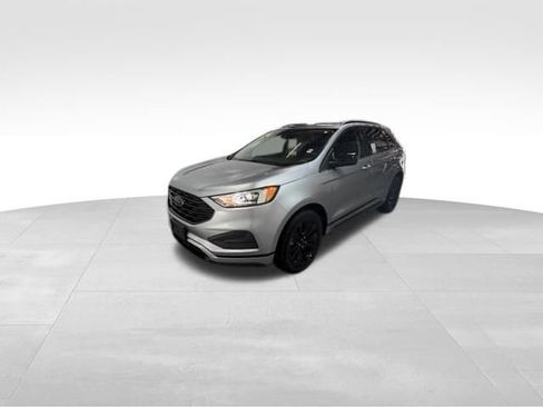Used 2024 Ford Edge SE w/ Black Appearance Package AWD/4WD image 2