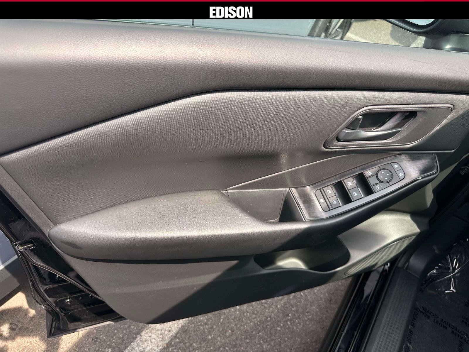 Used 2026 Nissan Rogue S AWD/4WD image 14