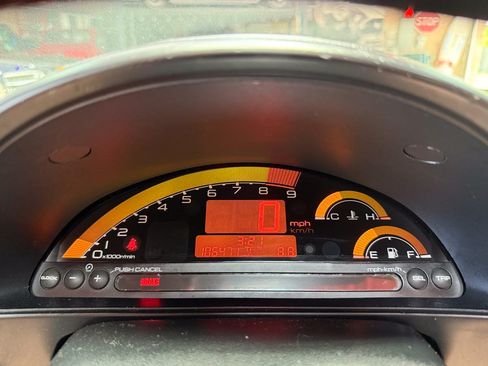 Used 2004 Honda S2000 image 19