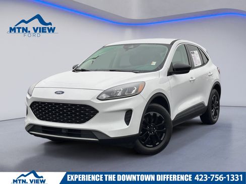Used 2020 Ford Escape SE image 1