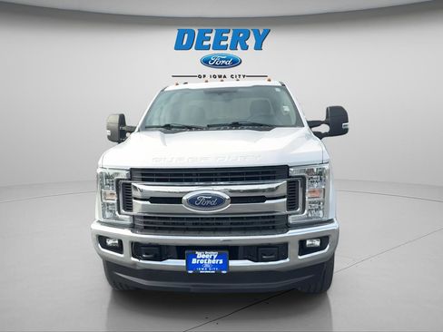 Used 2018 Ford F250 XLT w/ XLT Value Package AWD/4WD image 8