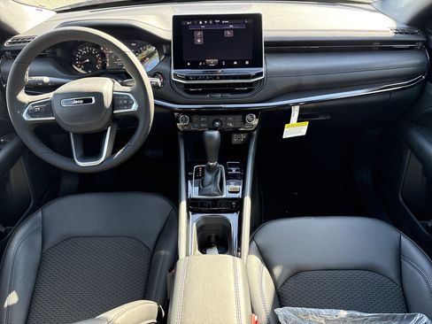 New 2026 Jeep Compass Latitude image 13