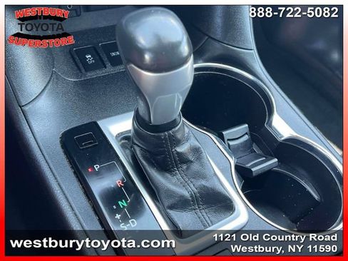 Used 2017 Toyota Highlander XLE AWD/4WD image 32
