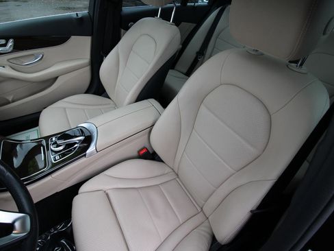 Used 2018 Mercedes-Benz C 300 Sedan image 12