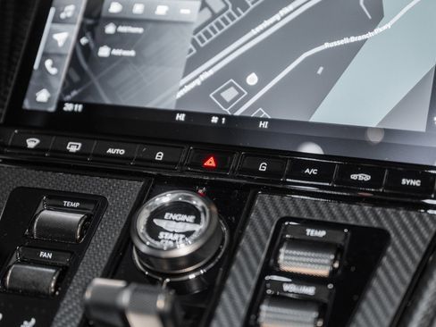 Used 2025 Aston Martin DB12 Coupe image 32