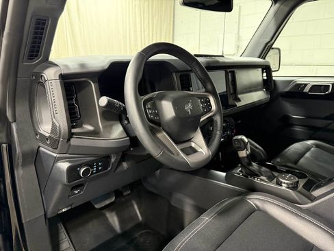 Used 2025 Ford Bronco Badlands image 10