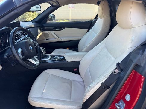 Used 2015 BMW Z4 sDrive28i image 11