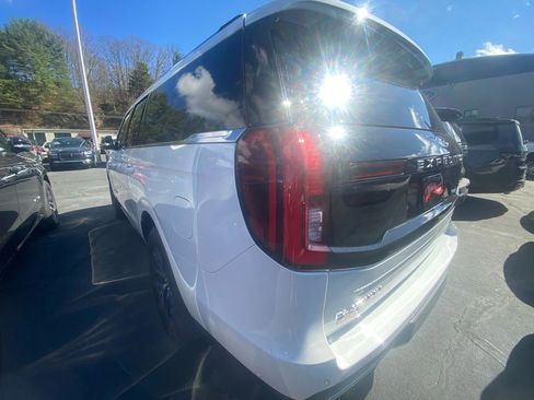 Used 2025 Ford Expedition Max Platinum image 2