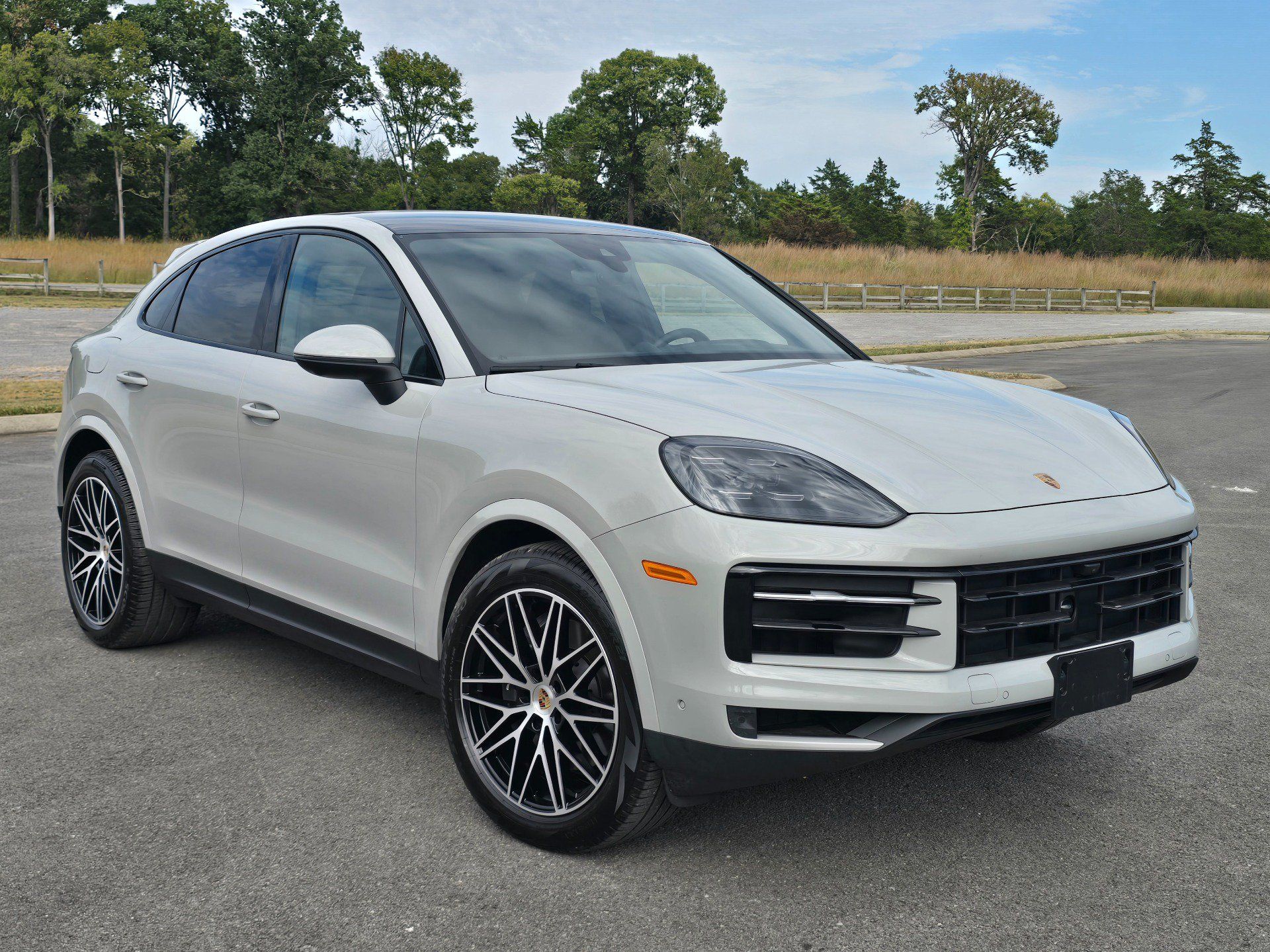 Used 2025 Porsche Cayenne Coupe AWD/4WD image 1