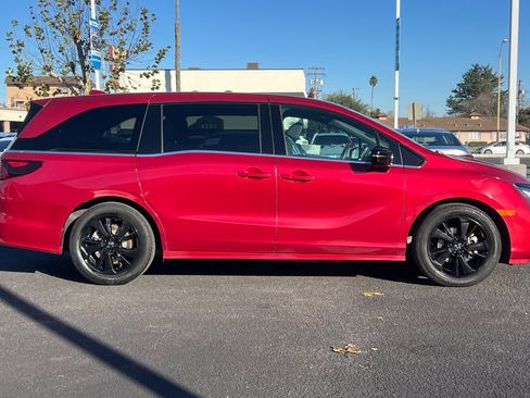 Certified 2023 Honda Odyssey Sport image 7