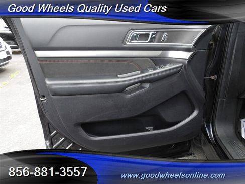 Used 2019 Ford Explorer XLT w/ Equipment Group 202A AWD/4WD image 23