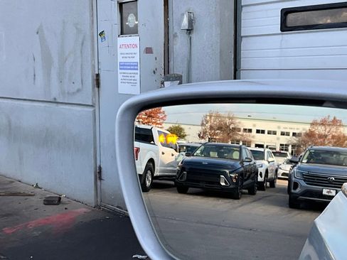 Used 2019 Buick Enclave Avenir w/ Avenir Technology Package image 23