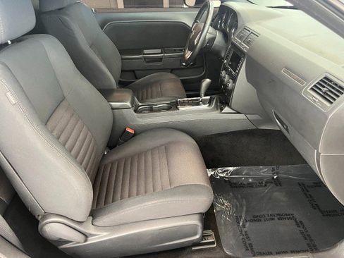 Used 2011 Dodge Challenger RWD image 13
