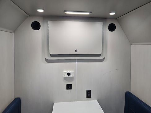 Used 2019 Ford Transit 350 XL image 41