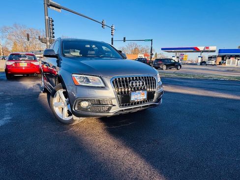 Used 2017 Audi Q5 2.0T Premium Plus w/ Technology Package image 3