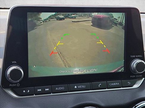 Used 2025 Nissan Sentra SR FWD image 11