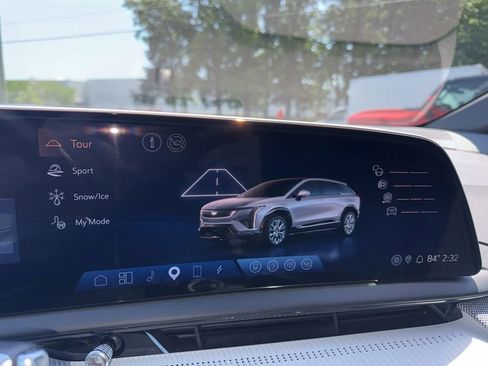 Used 2025 Cadillac Optiq Sport 2 w/ LPO, Floor Liner Package AWD/4WD image 23
