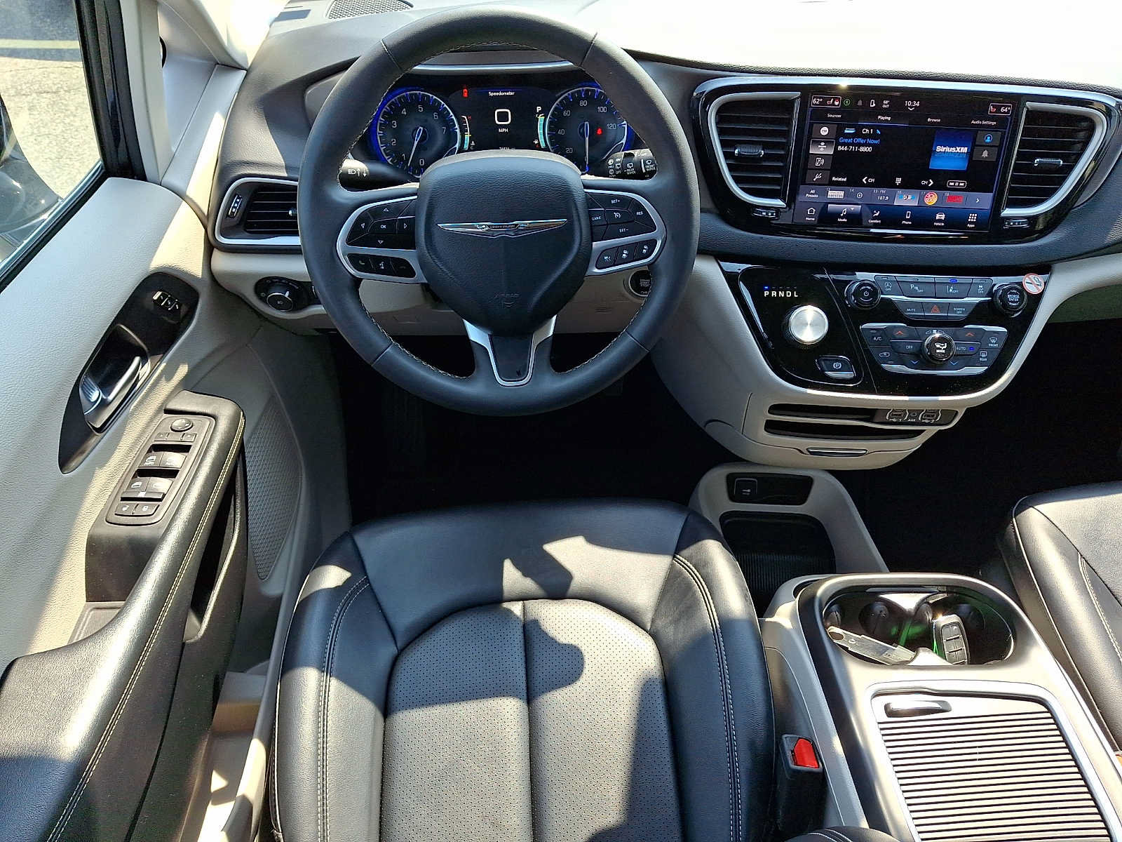 Certified 2024 Chrysler Pacifica Touring-L FWD image 15