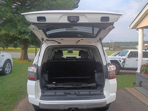 Used 2015 Toyota 4Runner Trail Premium AWD/4WD image 23