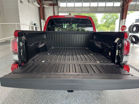 Used 2023 Toyota Tacoma Limited image 34
