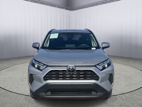 Used 2025 Toyota RAV4 XLE FWD image 4
