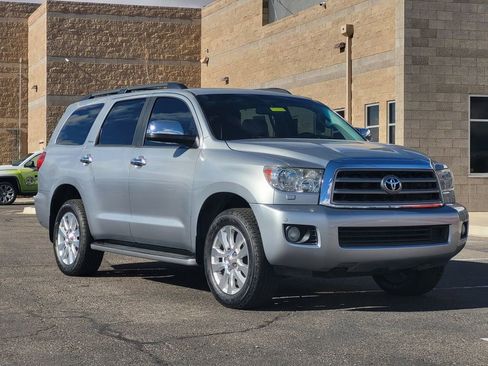 Used 2014 Toyota Sequoia Platinum image 2