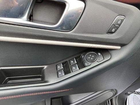 Used 2025 Ford Explorer ST-Line image 13