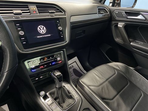 Used 2022 Volkswagen Tiguan SEL R-Line image 14