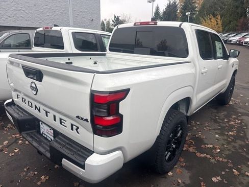 Used 2026 Nissan Frontier SV w/ Tow Package AWD/4WD image 3