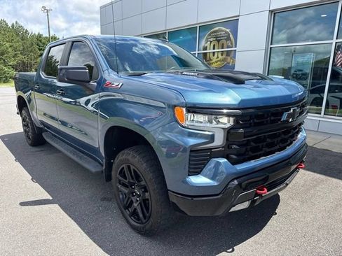 Used 2024 Chevrolet Silverado 1500 LT Trail Boss w/ Convenience Package II AWD/4WD image 1