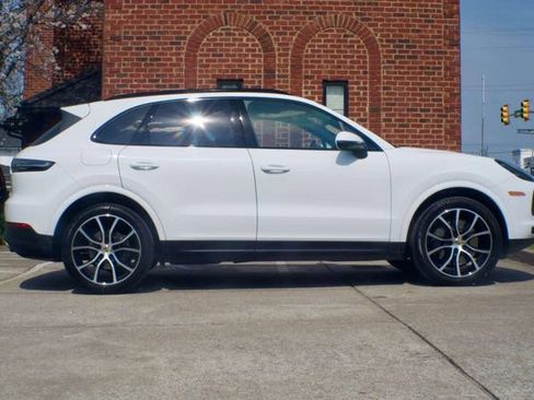 Used 2021 Porsche Cayenne S image 4
