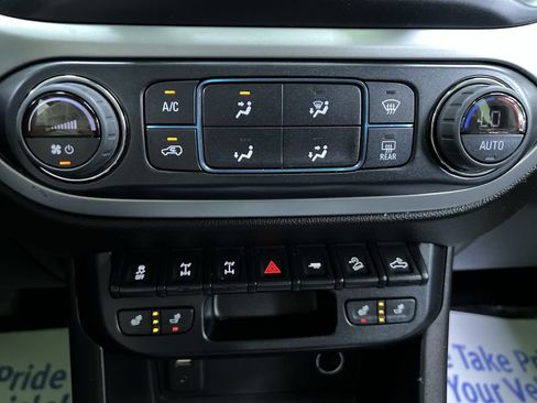 Used 2018 Chevrolet Colorado ZR2 AWD/4WD image 32