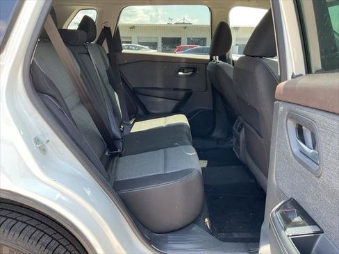 Used 2022 Nissan Rogue SV FWD image 14