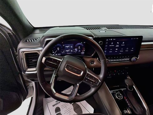 Used 2024 GMC Canyon Denali AWD/4WD image 11