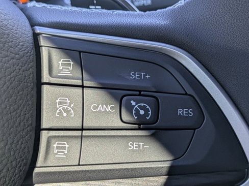 New 2025 Jeep Grand Cherokee Altitude image 23